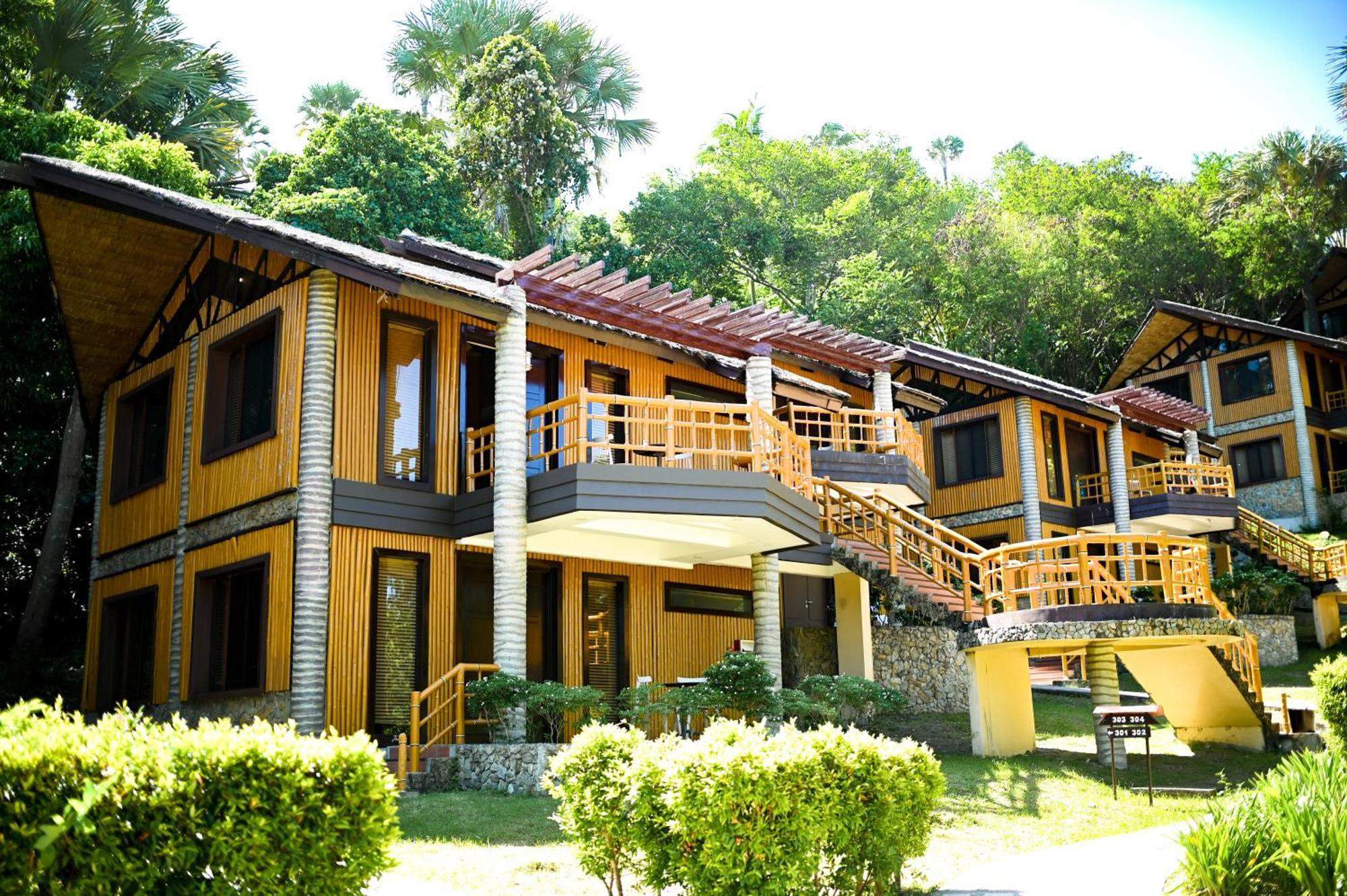Hotel Fridays Puerto Galera Esterno foto