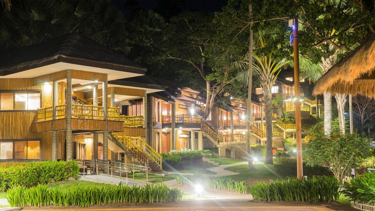 Hotel Fridays Puerto Galera Esterno foto